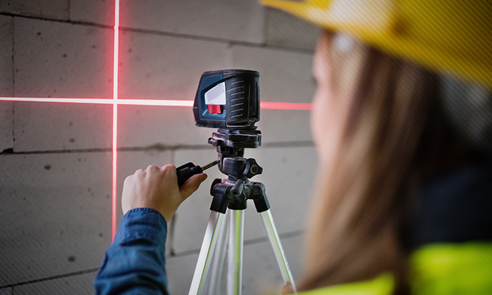 Vale a Pena Comprar um Nível a Laser? Descubra Quando Ele Realmente Faz Diferença